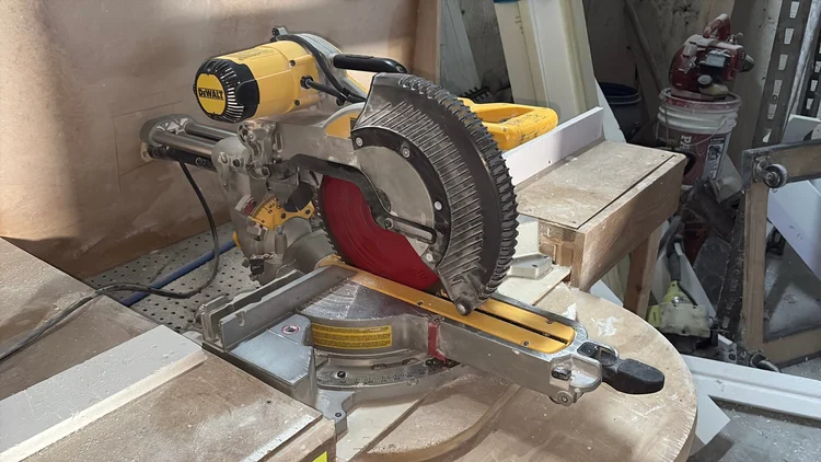 Used _UNKNOWN_ _UNKNOWN_ Double Miter Saws Georgia US | Auction Management Corporation #1548661