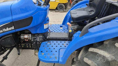 USED 2005 NEW HOLLAND TC35A