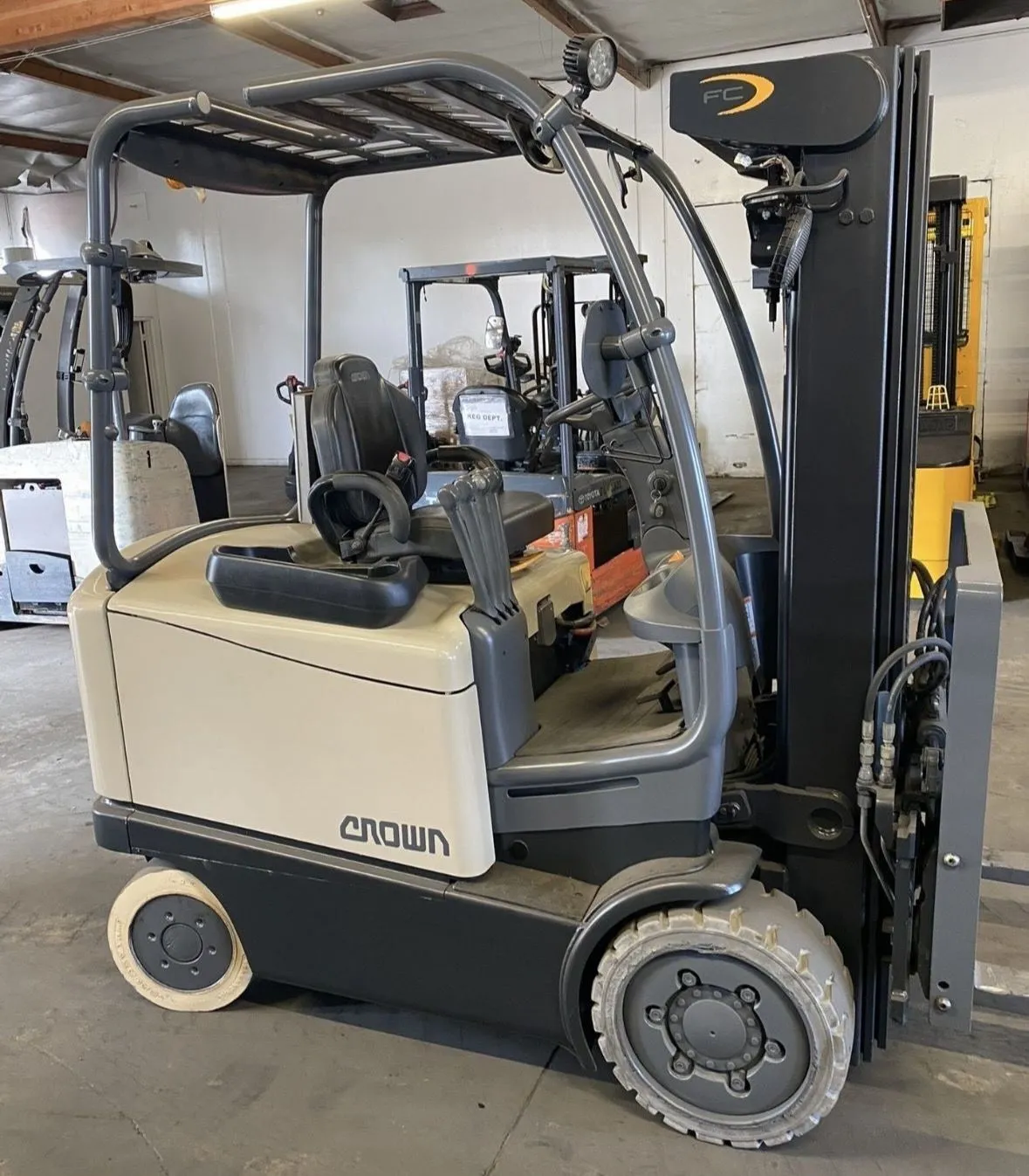 USED 2015 CROWN FC4525-50