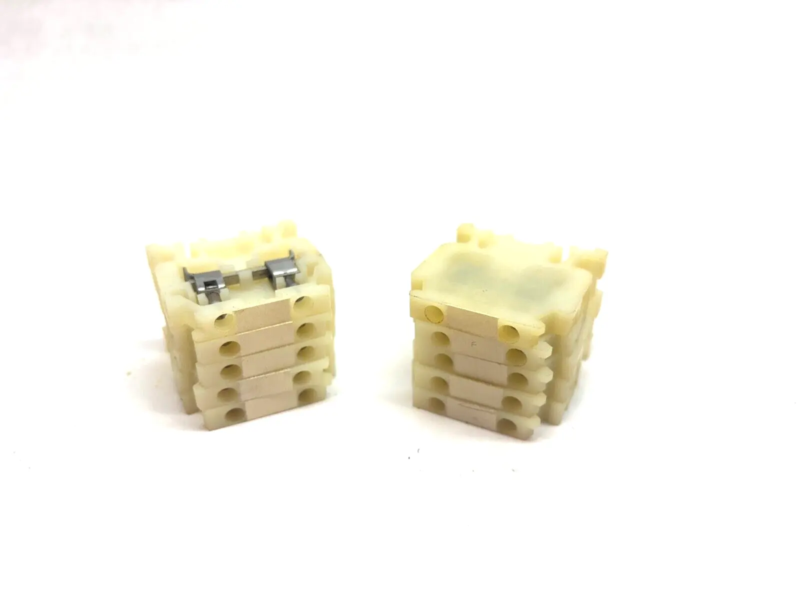 1492-HM1 | Allen Bradley 1492-HMI Terminal Block Faded White Color LOT OF 10 - Used