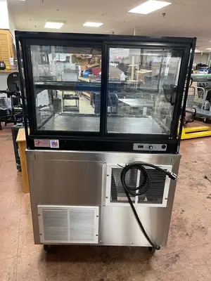 Used Federal Industries Used Federal CRB3628SS 36" Self Serve Refrigerated Merchandiser Display Cabinet 120V Display Refrigerators Illinois US | Falcon Restaurant Supply #1376145