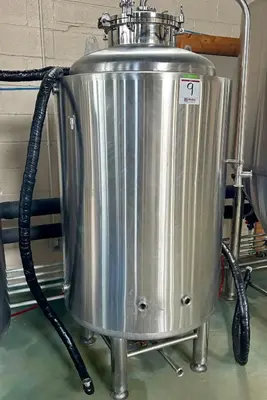 4bbl Glycol Jacketed, insulated, brite tanks/serving tanks