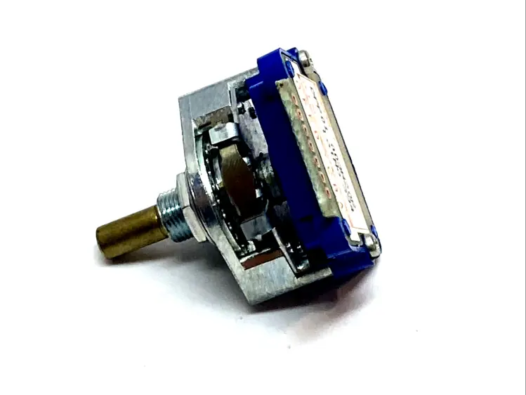 Used TOSOKU ROTARY CODE SWITCH 30° 12-POSITION ROUND SHAFT Relays & Switches | Maverick Industrial Sales #1099826