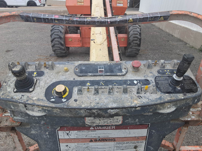 USED 2015 JLG 600S
