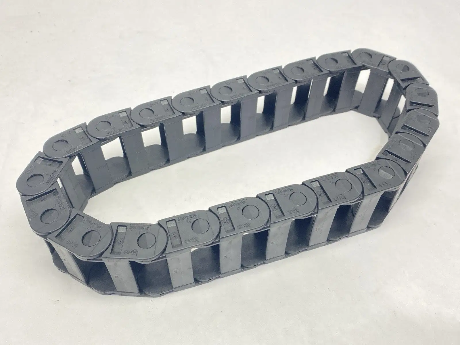 10.038.038 | Igus  E2 Series Energy Chain 22 Links 2.2ft Length - New Other