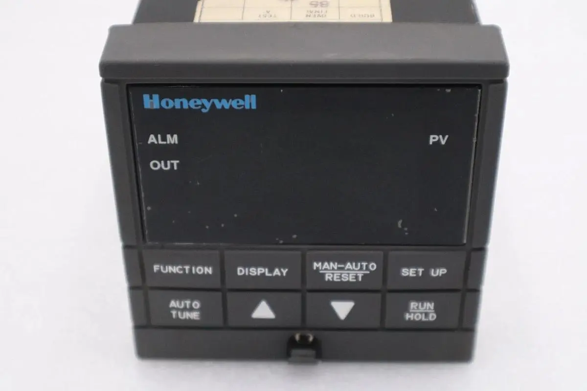 HONEYWELL DC230L-E0-00-10-0A00000-00-0 TEMPERATURE CONTROLLER STOCK K-385-D