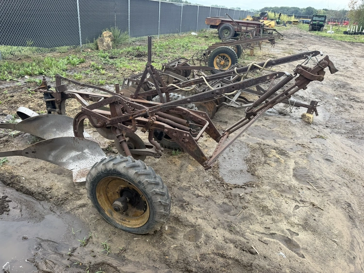 Used _UNKNOWN_ _UNKNOWN_ Moldboard Plows Minnesota US | Miedema Asset Management Group #1444277