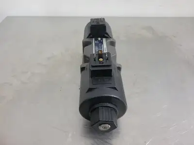 NEW YUKEN DSG-03-3C3-D12-N-5090