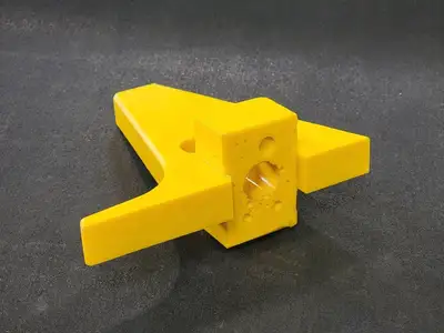 USED REDWOOD PLASTIC R17810M2