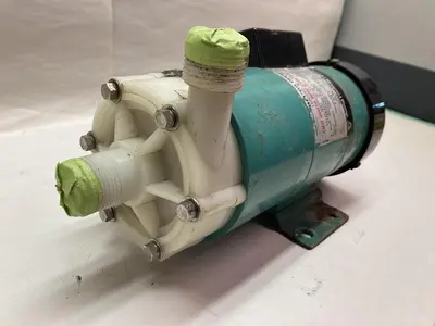 USED IWAKI MAGNET PUMP MD-40RT-220N