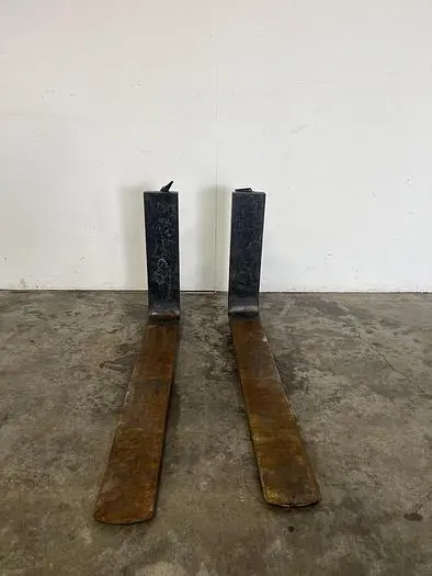 Used KENHAR K-526 FORKLIFT FORKS 37 1/2" X 21 3/8" X 1.5" Misc Forklifts | Equipment Lab #486237
