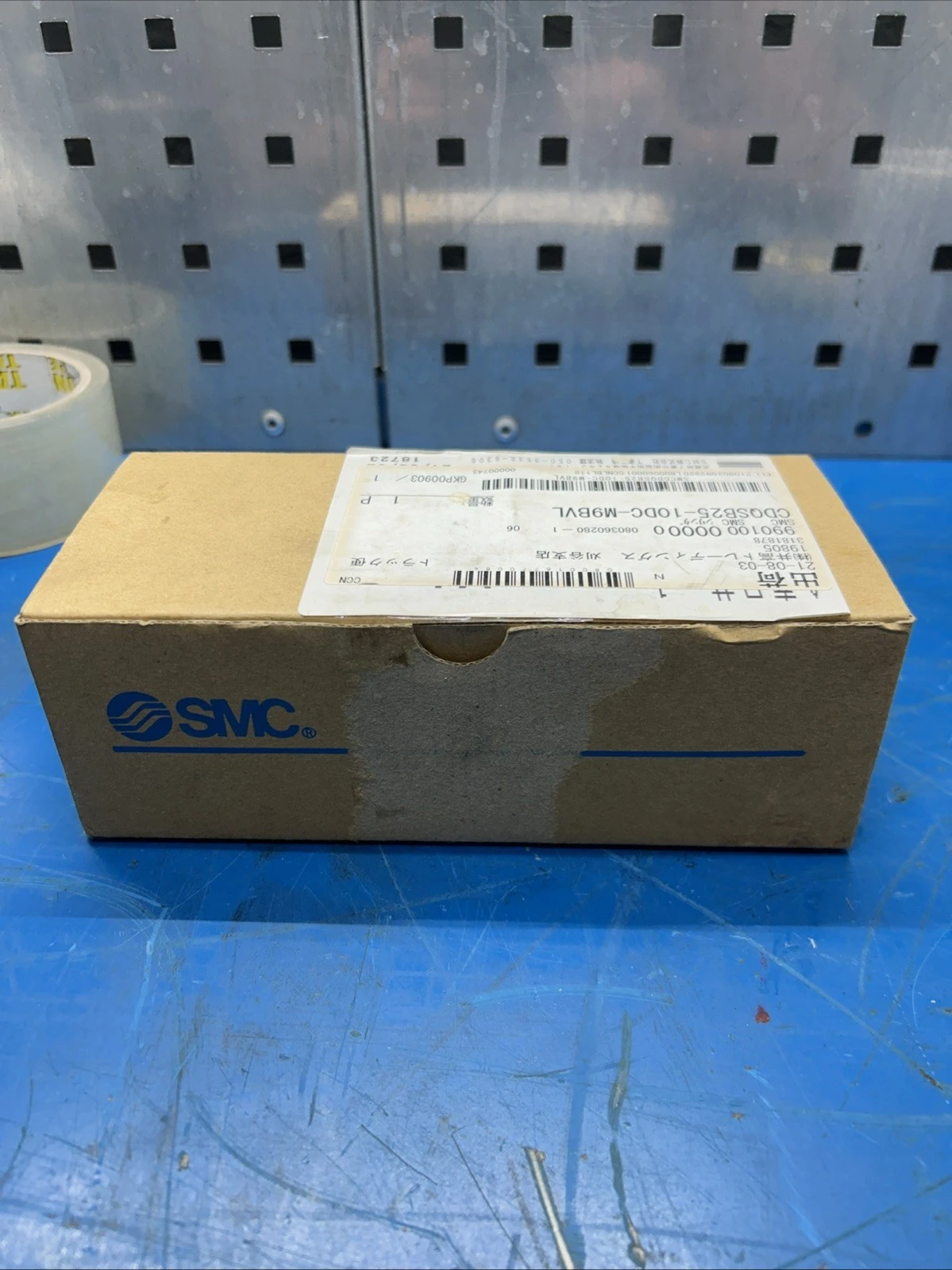 NEW SMC 25A-CDQSB25-10DC-M9BVL