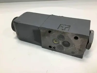 USED VICKERS DG4V-3-2AL-M-U-HL7-60