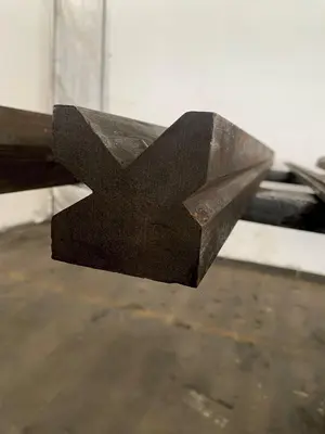 6'9"(81") 3-WAY PRESS BRAKE BOTTOM 90 DEGREE FEMALE DIE. STOCK # 0876324