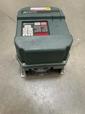 Reliance Electric GV3000 3 HP/2.2kw M/N 3V4151 Vector Inverter 380 VAC @1A