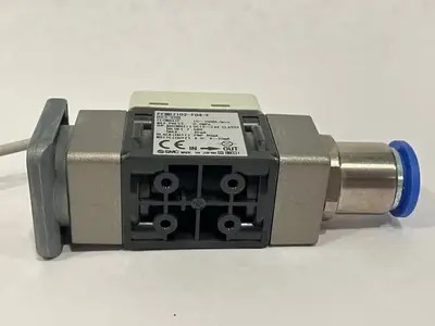 New | in-Stock SMC Digital Flow Switch w/ Integrated Display Pressure Switches Michigan US | Maverick Industrial Sales #1486143