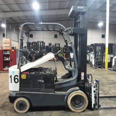 USED 2019 CROWN FC5225-60
