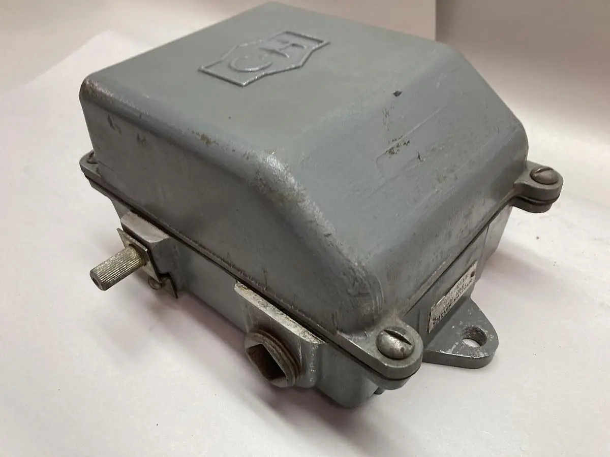 USED CUTLER-HAMMER 14977H38B