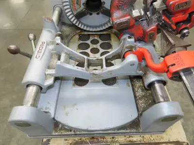 Ridgid 535 Pipe Bolt Threader Machine Stand 120VAC 15A Universal 811A Die 1/8-2"