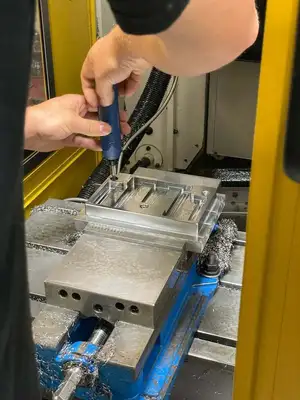 2017 FANUC ROBODRILL AD21SIB5 Machining Centers, Vertical | Asset Exchange Corporation (9)