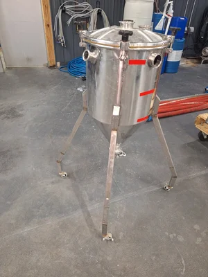 Used _UNKNOWN_ _UNKNOWN_ Dish & Cone Bottom Tanks Georgia US | Auction Management Corporation #1548459
