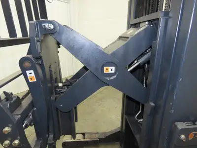Doosan Forklift Stand On 36V Electric Pantograph Reach Truck 3714lbs 4475h 20' L