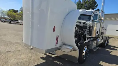 USED 2020 PETERBILT 389