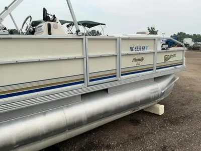 Used 2003 CREST 22/24 OB FAMILY DL Boats (Misc) Michigan US | Miedema Asset Management Group #1320433