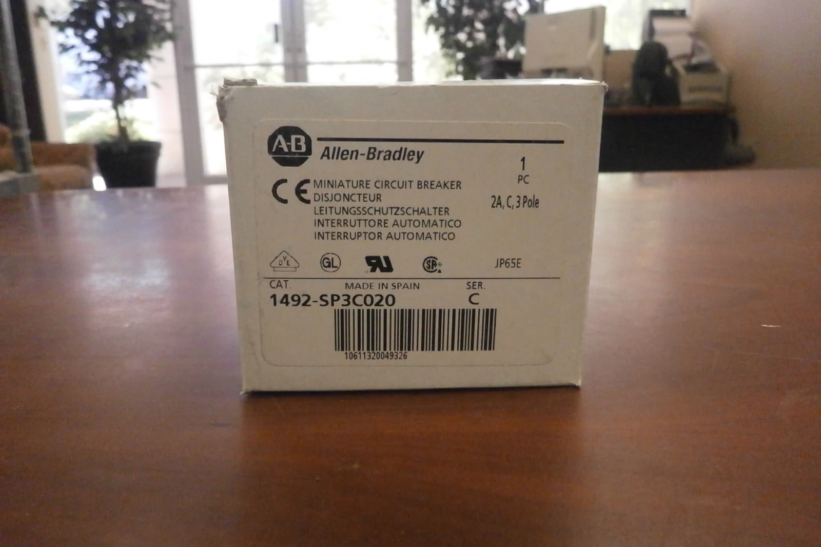 NEW Allen-Bradley 1492-SP3C020