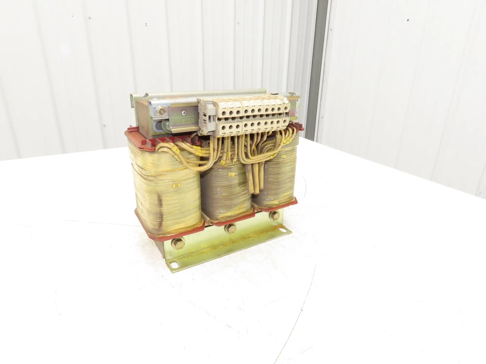 Siemens 6SN1111-0AA00-0BB1 Transformer 21kVA 440/480V Primary 400V Secondary