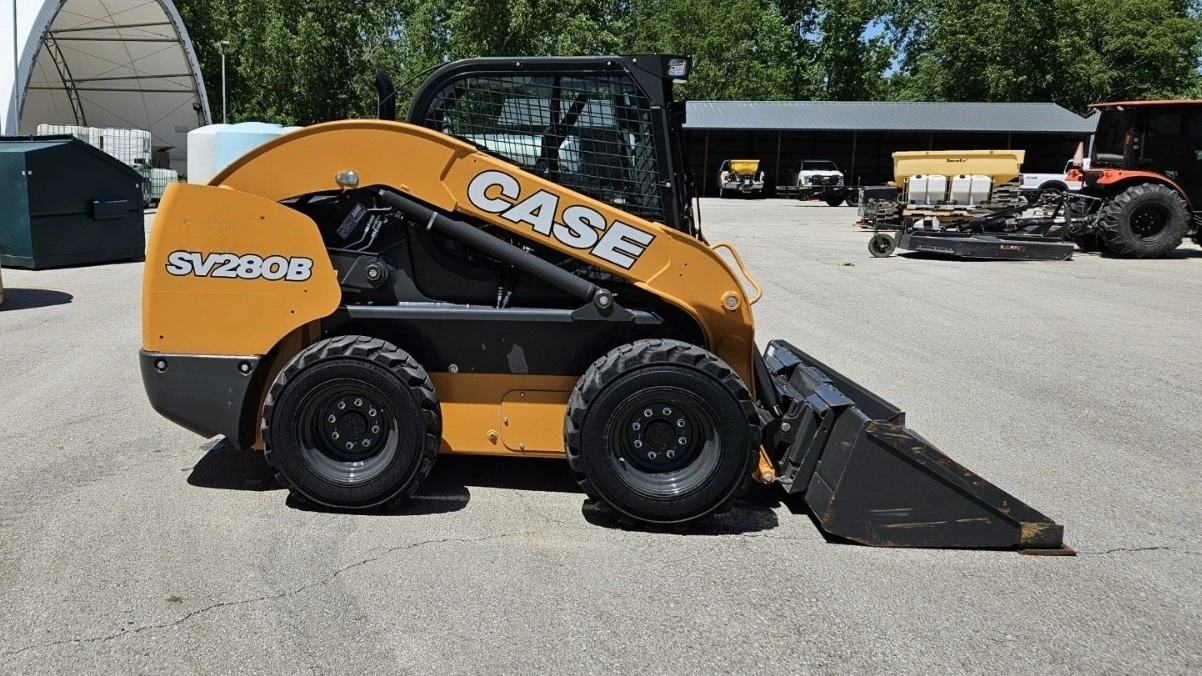 USED 2023 Case SV280B