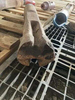 Used AFTERMARKET 5-1/2" X 25" CABLE TOOL CHISEL BIT Drills Pennsylvania US | East West Machinery & Drilling #1417232