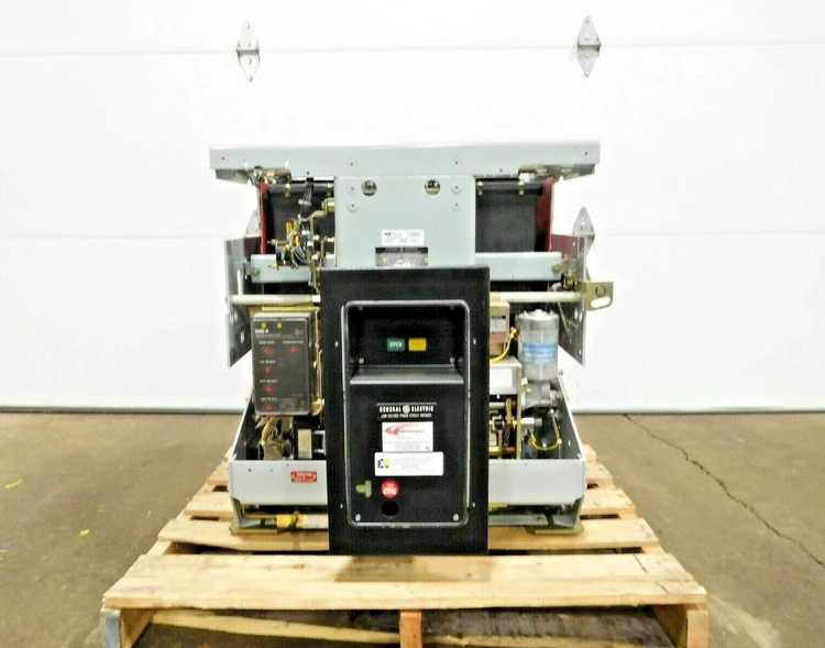Used GE AKR-7F-100 Circuit Breakers Ohio US | Equipment Recovery Corp. #1329728