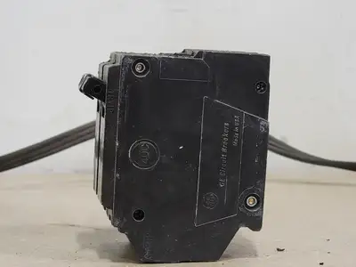 Used GENERAL ELECTRIC THQL230 Switchgears British Columbia CA | Lenmark #241164
