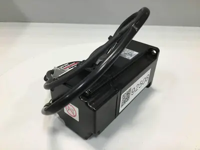 USED YASKAWA ELECTRIC SGMAH-04AAAYU21