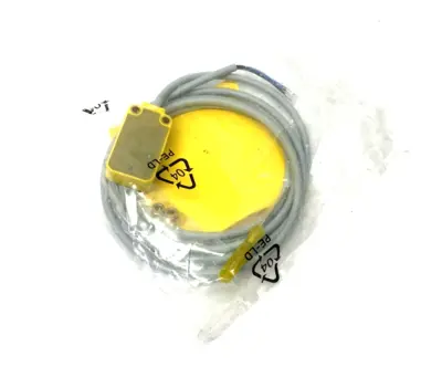 NEW TURCK RECTANGULAR CAPACITIVE SENSOR NO CONTACT PNP OUTPUT 2530001