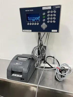 Mettler Toledo model IND560 24" long x 24" wide stainless steel floor scale