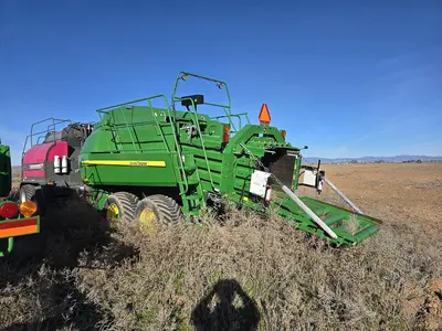 USED 2016 JOHN DEERE L340