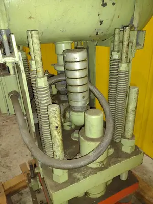 AIRAM PNEUMATIC CUTOFF PRESS: STOCK #23471