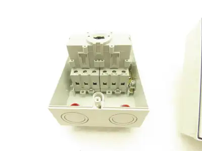 Allen Bradley 194E-A25-1756 Disconnect Load Switch 25A 600V 3PH 7x5x4" Enclosure