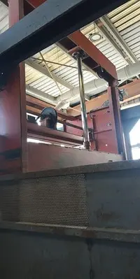 2018 guillotine with 4 bale capacity and automatic pusher