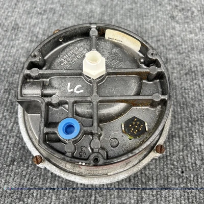 Used Dwyer 3001MR Pressure Switches California US | Davliegogo LLC #1705824