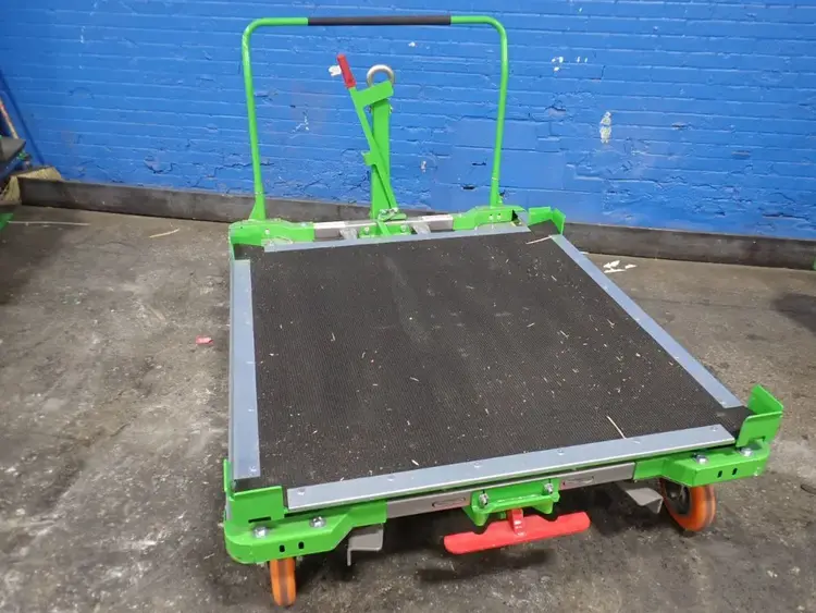 Used THE SCHARINE GROUP INC _UNKNOWN_ Maintenance Carts Ohio US | HGR 24 #740803