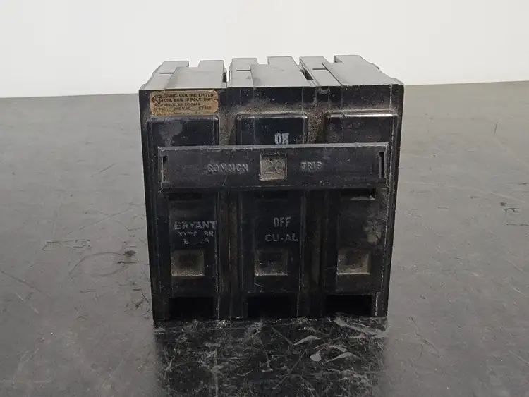 Used BRYANT BR320 Switchgears British Columbia CA | Lenmark #242989
