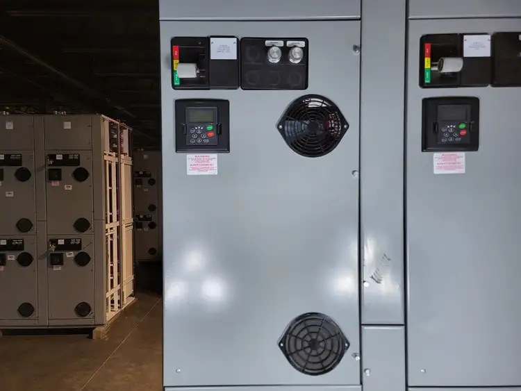 Used EATON SVX007A1-5A4N1 Switchgears British Columbia CA | Lenmark #240244