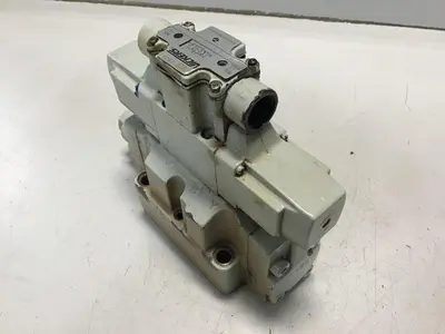 USED VICKERS DG5V-7-3C-7-T-PL-T-10-JA-S289