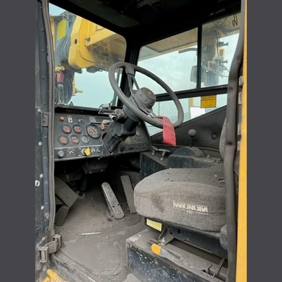 USED 1992 GROVE AT700B
