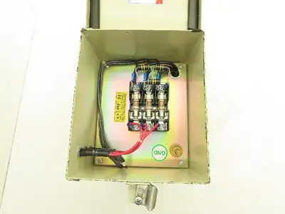 ABB C484D8-3FI Enclosed Indoor Capacitor 8 Kvar 480V 3PH NEMA 12 Dry Type