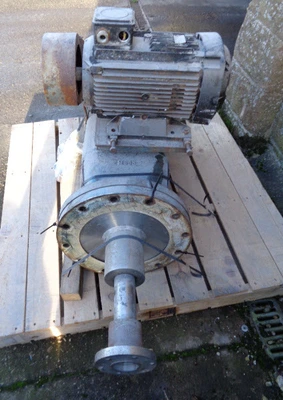 3000 L S/S  JKTD Reactor  Enclosed