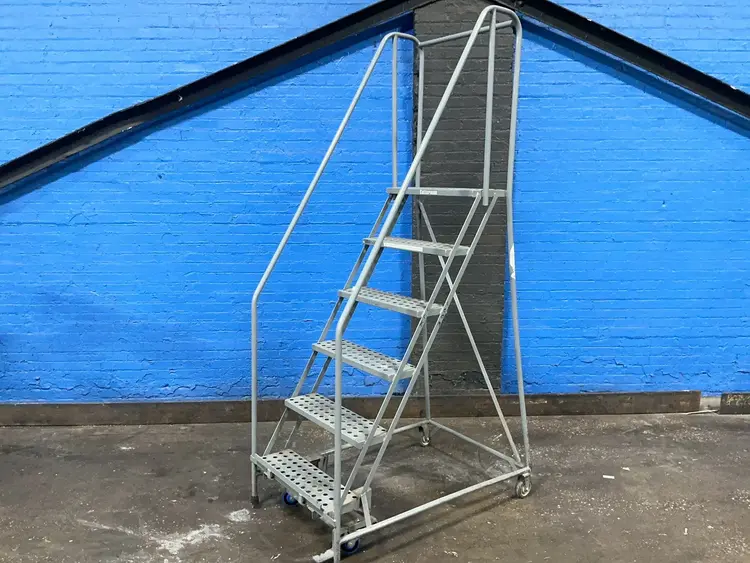 Used _UNKNOWN_ _UNKNOWN_ Ladders Ohio US | HGR 24 #1373289